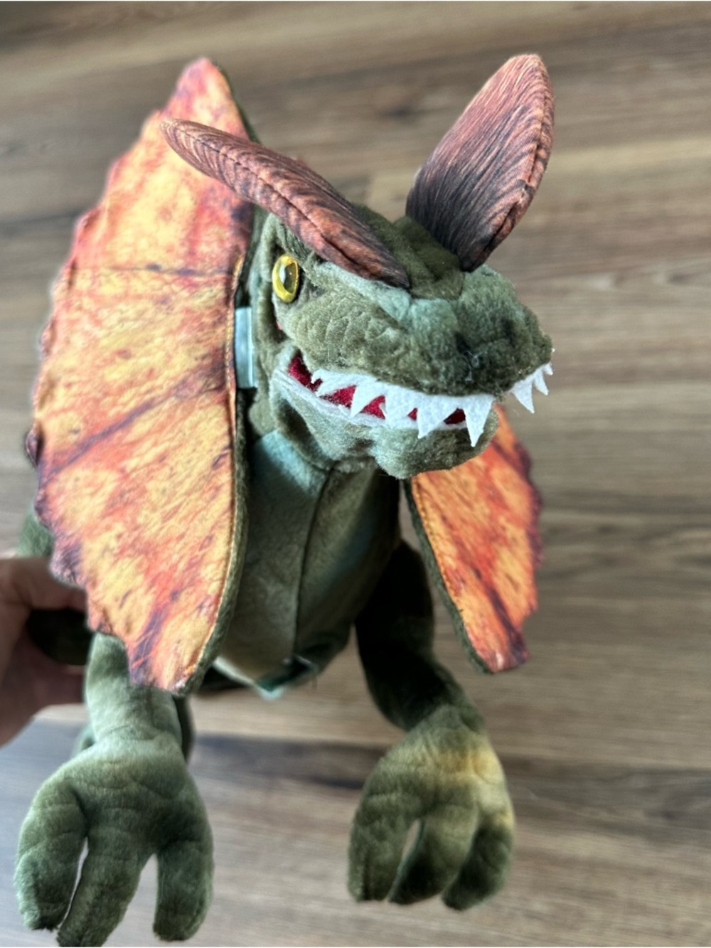 Universal Studios Jurassic World Interactive Sound Dilophosaurus Plush‎ Toy Dino